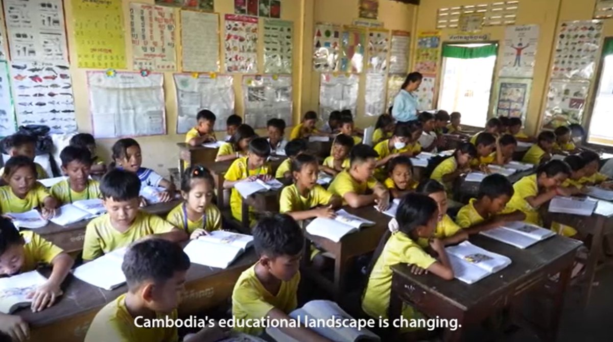 World Bank Education (@wbg_education) on Twitter photo 3️⃣Key recommendations for strengthening #Cambodia’s education system:
👶🏻Investing in early childhood & primary #education
👩🏻🏫Enhancing teacher effectiveness
💰Making the distribution of resources more equitable
Learn more: wrld.bg/P49H50W8BCw
<a href="/WB_AsiaPacific/">World Bank East Asia Pacific</a> 3️⃣Key recommendations for strengthening #Cambodia’s education system:
👶🏻Investing in early childhood & primary #education
👩🏻🏫Enhancing teacher effectiveness
💰Making the distribution of resources more equitable
Learn more: wrld.bg/P49H50W8BCw
<a href="/WB_AsiaPacific/">World Bank East Asia Pacific</a>