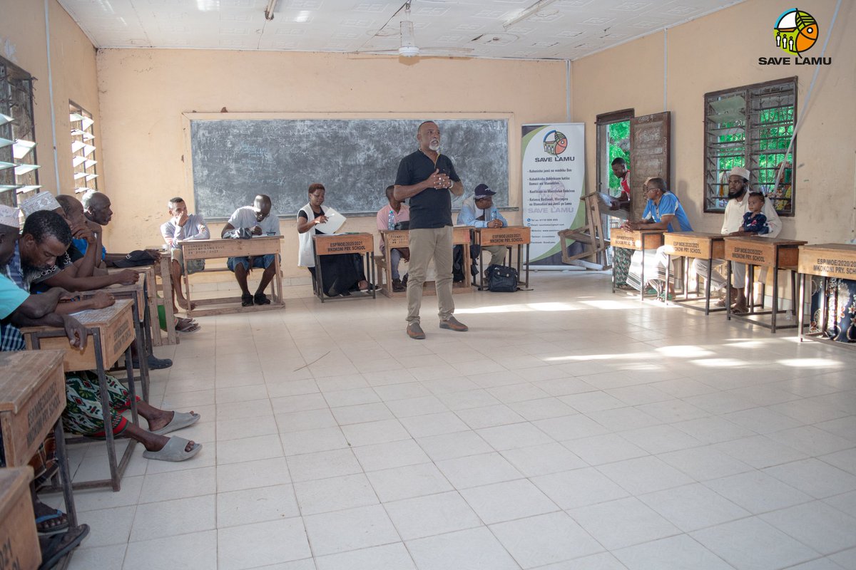 savelamu's tweet image. Save Lamu, with @katibainstitute  &amp;amp; @naturaljustice , continues Community Barazas in Faza, Kizingitini, Ndau &amp;amp; Mkokoni.
Focus: the jointly proposed 35% for sustainable development fully backed by BMU reps.
Fishermen show strong support, united for inclusive progress.