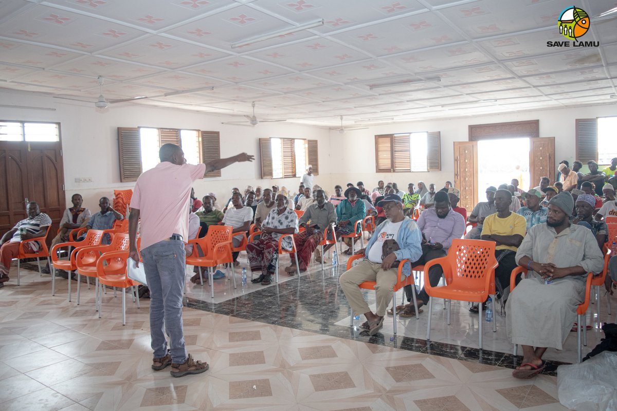 savelamu's tweet image. Save Lamu, with @katibainstitute  &amp;amp; @naturaljustice , continues Community Barazas in Faza, Kizingitini, Ndau &amp;amp; Mkokoni.
Focus: the jointly proposed 35% for sustainable development fully backed by BMU reps.
Fishermen show strong support, united for inclusive progress.