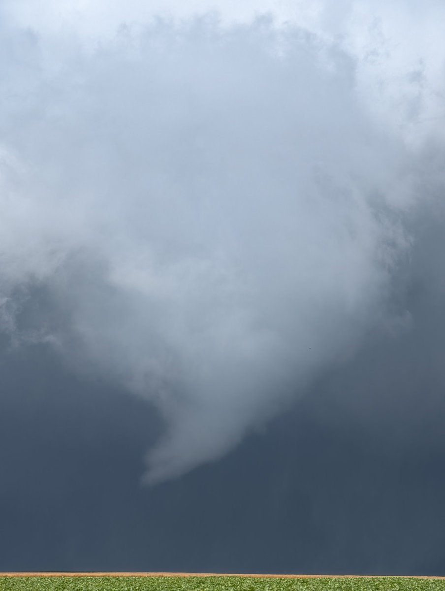 Multiple #tornadoes in Menard and Cass County in Central Illinois in the last 30 minutes!! #ilwx <a href="/NWSLincolnIL/">NWS Lincoln IL</a>