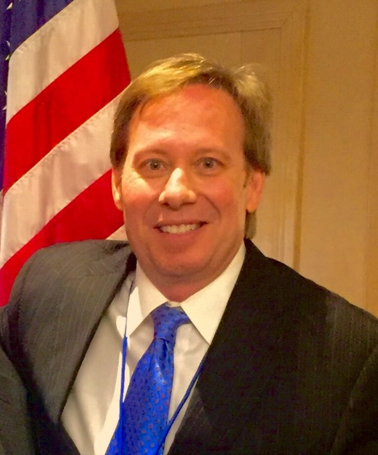 DonutsBaga's tweet image. 💥BREAKING NEWS! 

💥Local moron John Deptro was caught backing in to someone’s car and FLEEING THE SCENE near the Dedham court. 

💥Depetro’s broke the other vehicles tail light. This is the same IDIOT who claimed KR couldn’t have broke her tail light backing in to JO’S car.