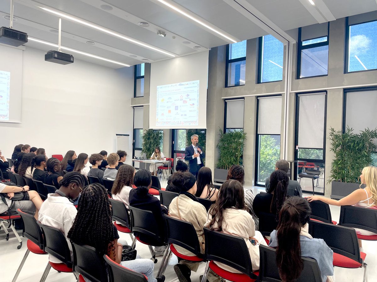 🚀10 jours, 10 entreprises et autant de métiers à explorer : notre programme #10stagesen1seconde bouscule les codes du stage du lycée et rapproche l’école du monde pro !
Une immersion unique lancée au Campus <a href="/EDFofficiel/">EDF</a>  Saclay.  
#orientation #stage #découvertedesmétiers