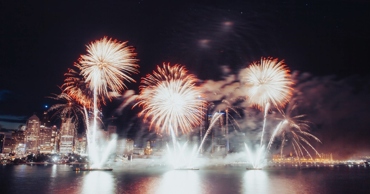 The Ford Fireworks take to the sky on June 23rrd and we want you to celebrate in style! 🎆Head to bit.ly/45c5VIk and find the best views, most exciting events and information on transit services.