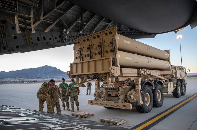 Militaryaffair7's tweet photo. إيران 🇮🇷 تطلق لأول مرة صاروخ سجيل -2 على اسرائيل وتم اعتراضه بنجاح خارج الغلاف الجوي بمنظومة ثاد الأمريكية 🇺🇸 
#الحرب_الإسرائيلية_الإيرانية https://t.co/FFcXMGsN1v