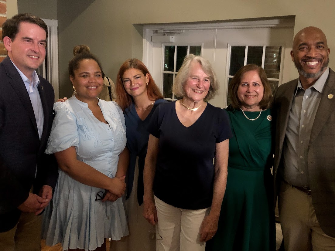 Rae_Cousins23's tweet image. Congratulations to our Democratic nominees @SpanbergerForVA , @SenatorHashmi , @jonesjay! We need leaders who will protect against the chaos in Washington, and I am proud to stand with them as we fight for a better future for all Virginians.