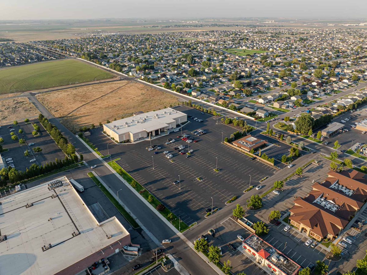 Rethinking outdated parking mandates is necessary for building more connected, walkable communities where people are prioritized, not cars.

Anna Fahey of Sightline Institute on how to talk about parking reform and encourage flexibility ➡️  buff.ly/MAkvVNl