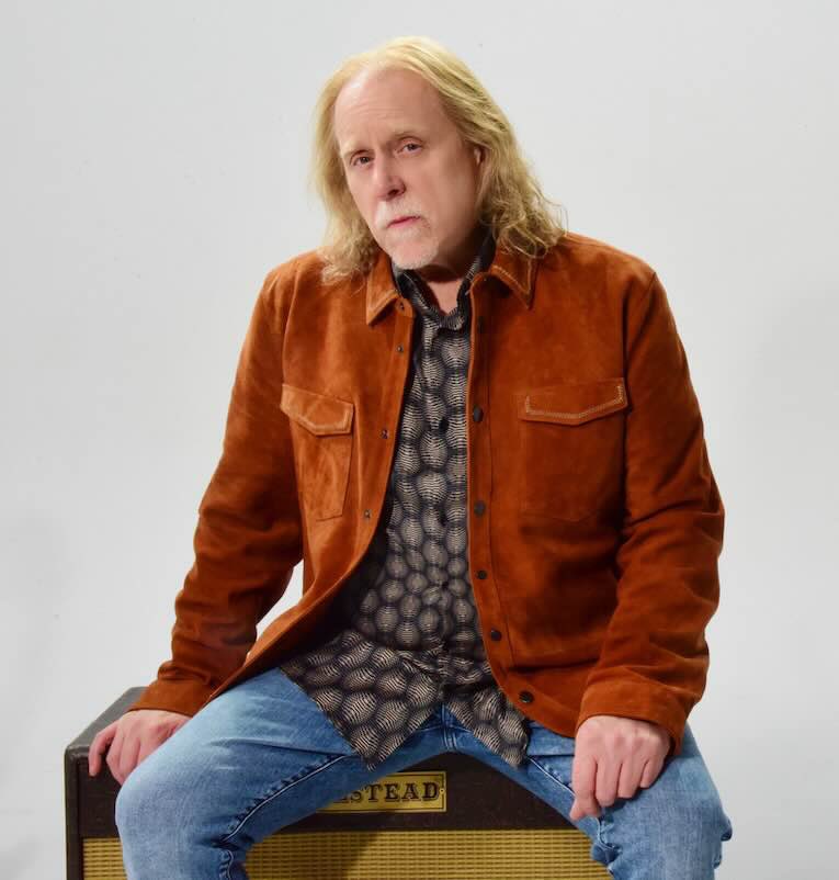 Grammy Winner, Gov't Mule Frontman, Warren Haynes Announces ‘The Whisper Sessions’ a collection of stripped-down versions of songs off his recent solo album 'Million Voices Whisper.' Listen to the new single feat. Derek Trucks. 
rockandbluesmuse.com/2025/06/18/war…