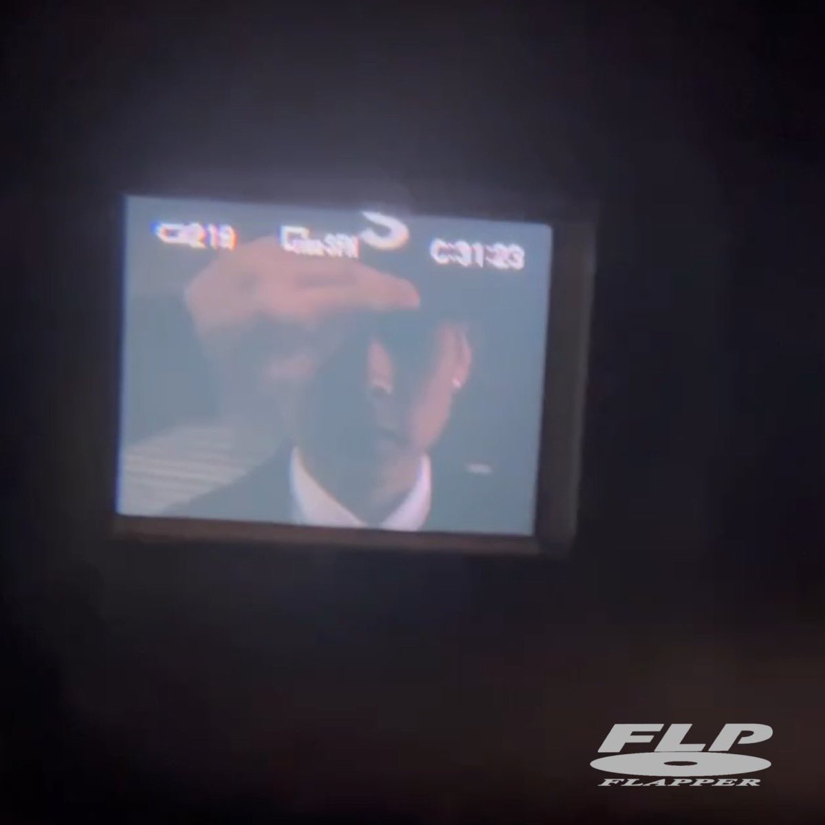 FLAPPER の "Tape01" が iTunes Store (日本) の "R&amp;B／ソウル トップアルバム" の17位に上昇 (過去最高更新) itunes.apple.com/WebObjects/MZS…
みんなありがとう！
リリース詳細は  linkco.re/e1E3R46D