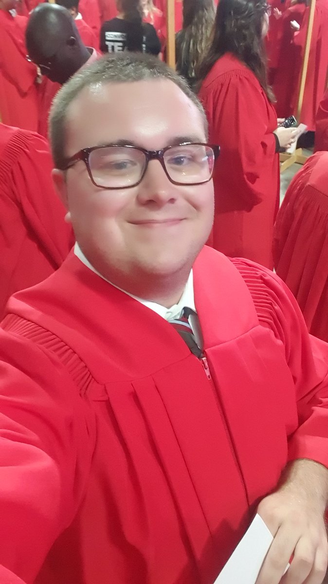 Fellas, gals, its graduation time! 🎓👨‍🎓