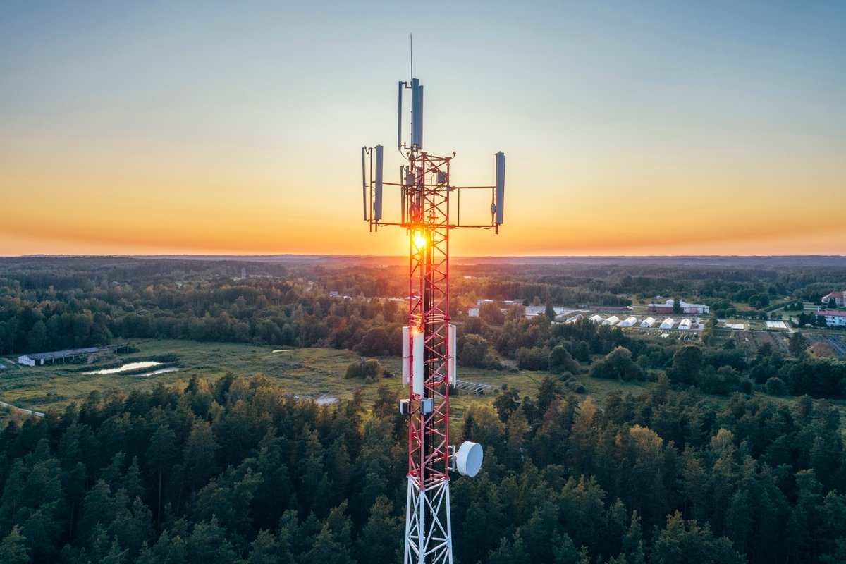 ICYMI: A stronger, more connected Canada requires ongoing investment in critical network infrastructure. Allowing Bell, Rogers, and TELUS to resell on others' networks hinders these investments. Let’s keep builders building! 

Learn more: canadatelecoms.ca/news/let-canad…