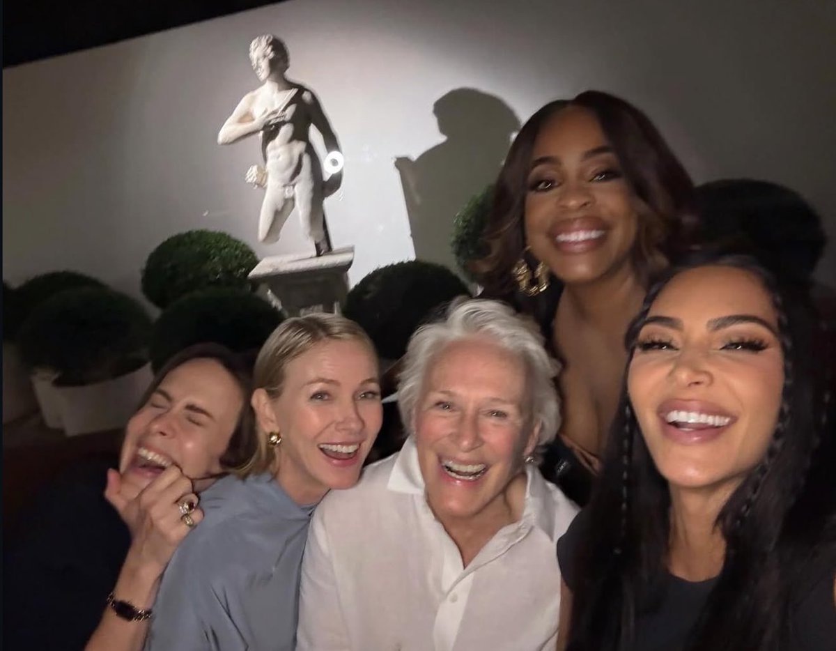 MissingKeeks's tweet image. It’s our last week on set. 
I’m not crying, you are. ❤️‍🩹