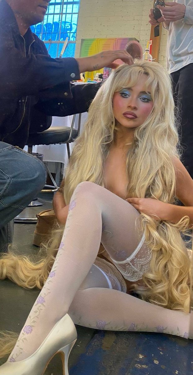 mchoanpren's tweet photo. Bimbo Barbie 'Brina (back on the floor) https://t.co/Bi5oBhTb16
