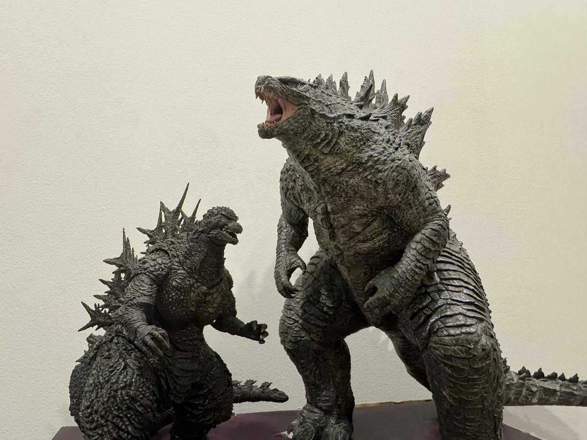 Fuzzy_Gamera's tweet image. Doughegoji is still my favorite Godzilla design.
62 and 84 are nostalgic favorites for me.
Minus 1 is great, but when paired next to the 2019 design (not my photo btw), I respond the most to the Monsterverse look.