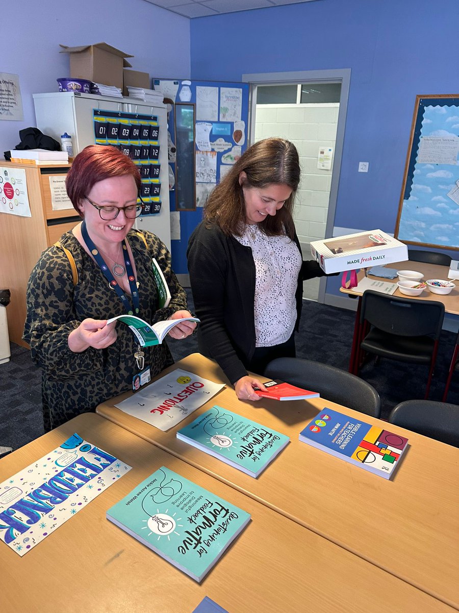 StAndrewsCLPL's tweet image. Brilliant to see so many staff picking up tried-and-tested reads at the CLPL Book Swap 📚💬 Sharing what worked across departments this year as we gear up for next session’s Sprints! #alwayslearning #LearningSprints #Collaboration