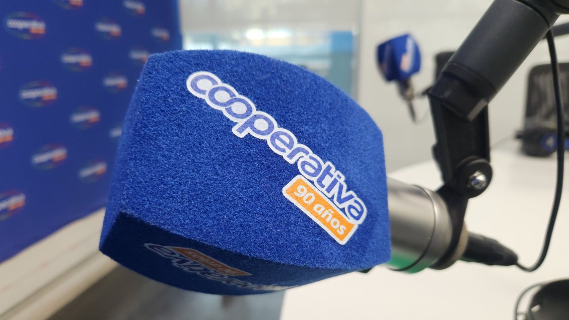 ¡Hola! desde esta mañana la fibra óptica en el Barrio Yungay -donde están nuestros estudios- presenta una falla, lo que nos deja sin señal en vivo y streaming. Gestionamos con el proveedor la pronta reposición. Seguimos al aire 📻 y con todas las noticias en