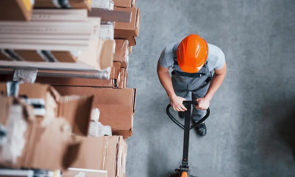 buff.ly/moKmbnp 
Automation is revolutionizing workplace efficiency, yet manual handling remains vital. We delve into its definition, potential hazards, and strategies to enhance safety and boost productivity. #WorkplaceSafety #Efficiency