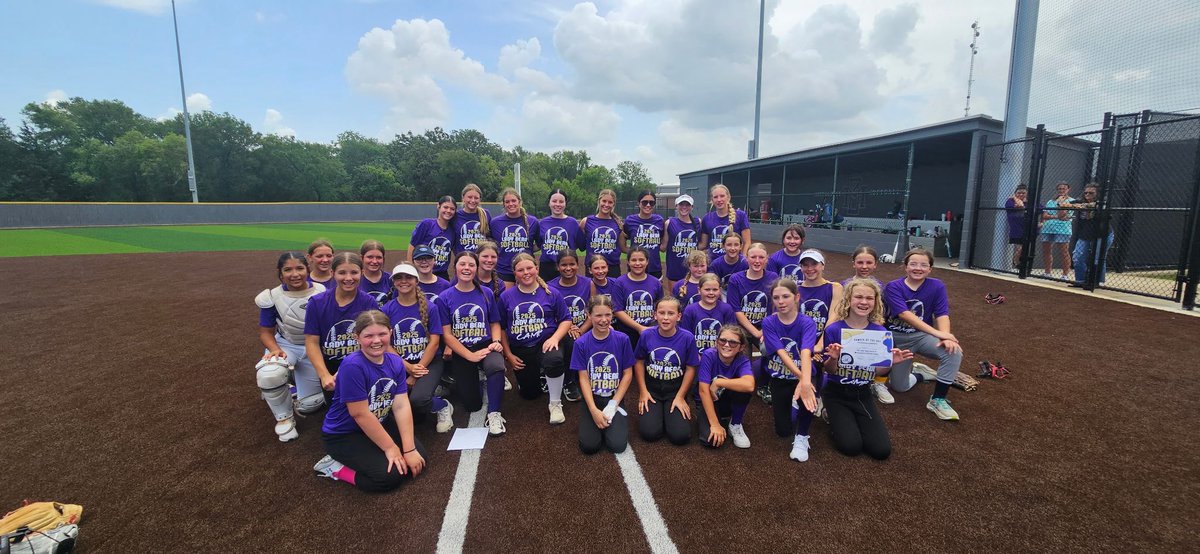 MHSBearSB's tweet image. DAY 3! Here are the 5th-9th Campers of the Day and Camper of the Week!! Excited for our future Bears! 🐻 🥎
@coachlaplante @Rufff @coachcooper_mhs @MontgomeryISD