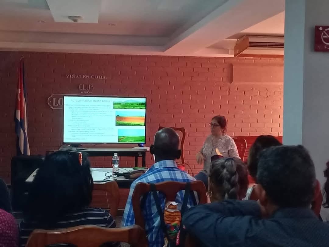 MES (@cubames) on Twitter photo En el mismo participan la <a href="/UNAH_Cuba/">Universidad Agraria de La Habana - UNAH</a>, junto a otras universidades del país y una representación de productores. Es un espacio de intercambio de saberes y buenas prácticas agrícolas con herramientas agroecológicas y un enfoque hacia UNA SOLA SALUD.
ℹ️📷 UNAH
#UniversidadCubana En el mismo participan la <a href="/UNAH_Cuba/">Universidad Agraria de La Habana - UNAH</a>, junto a otras universidades del país y una representación de productores. Es un espacio de intercambio de saberes y buenas prácticas agrícolas con herramientas agroecológicas y un enfoque hacia UNA SOLA SALUD.
ℹ️📷 UNAH
#UniversidadCubana