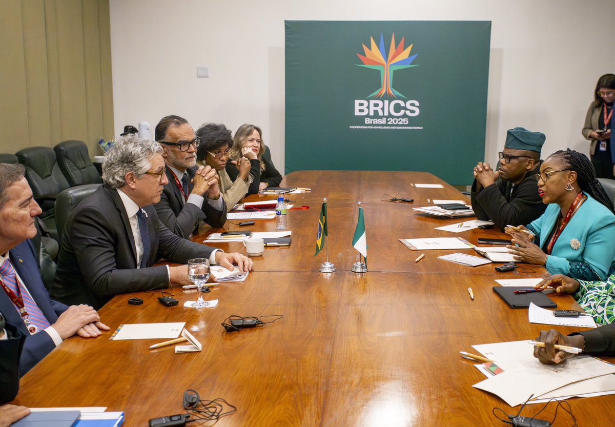 Fiocruz participa, nesta terça-feira (17/6), em Brasília, da 15ª Reunião de Ministros da Saúde do Brics para coordenar três dos oito temas prioritários destacados na Declaração dos Ministros da Saúde do bloco. bit.ly/3G8mRHH