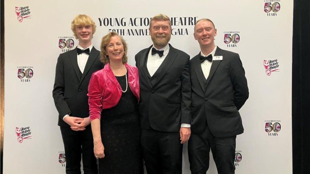 28 years ago, Paul Marty and Michelle Kazmer on their first day in the PhD program at the #iSchoolUI.

Today, they are academic leaders at <a href="/FloridaState/">Florida State University</a>.

Read their #ILLINOIS 🧡 story ▶️ bit.ly/40cNhPj