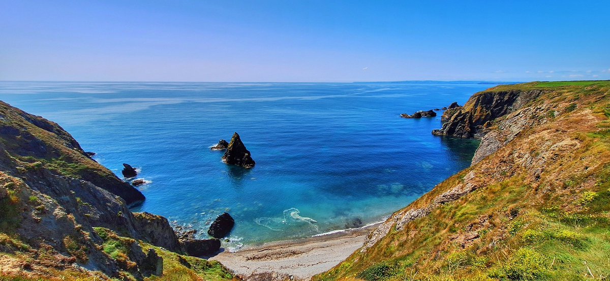 A beautiful day on the Copper Coast, Co Waterford! <a href="/AimsirTG4/">Aimsir TG4 ⚡</a> <a href="/barrabest/">Barra Best</a> <a href="/deric_tv/">Deric</a> <a href="/DiscoverIreland/">Discover Ireland</a> <a href="/WaterfordGrnWay/">Waterford Greenway</a> <a href="/DiscoverDungarv/">Discover Dungarvan</a> <a href="/discoverirl/">Discover Ireland</a> <a href="/GoToIreland/">Discover Ireland</a> <a href="/Failte_Ireland/">Fáilte Ireland</a> <a href="/welovewaterford/">We💙Waterford 🏄🏻‍♂️</a> <a href="/WaterfordPocket/">Waterford In Your Pocket</a> <a href="/Waterfordcamino/">Celtic Ways Ireland</a> <a href="/GoToIrelandUS/">Tourism Ireland US</a> <a href="/WaterfordCounci/">Waterford City & County Council</a> <a href="/IrelandAncient/">IrelandsAncientEast</a>