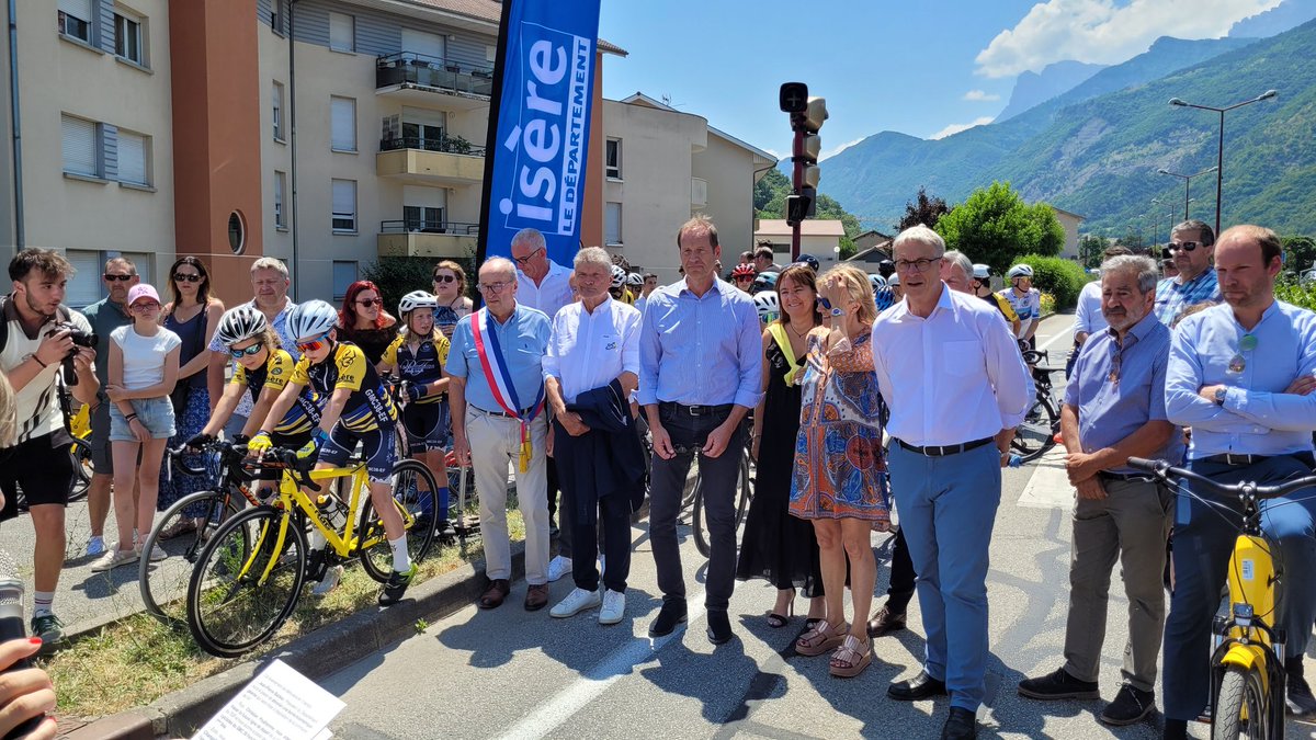 J-38 avant l’étape 18 : Vif se met en selle pour accueillir le Tour de France 2025

À J-38 du départ de la 18e étape de la 112e édition du Tour de France, l’effervescence gagne déjà les terres iséroises. Ce mercredi 18 juin 2025, la Ville de #Vif , futur village départ, a vibré
