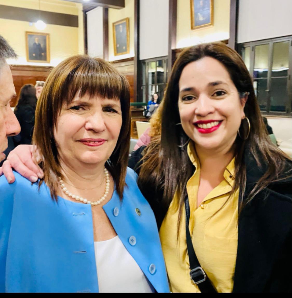 Junto a alguien que combate la delincuencia a fondo…
La mejor ministra de seguridad de la historia <a href="/PatoBullrich/">Patricia Bullrich</a> 💪🏻
VLLC
<a href="/JMilei/">Javier Milei</a> <a href="/MenemMartin/">Martin Menem</a> <a href="/NYGBertie/">Bertie Benegas Lynch</a>