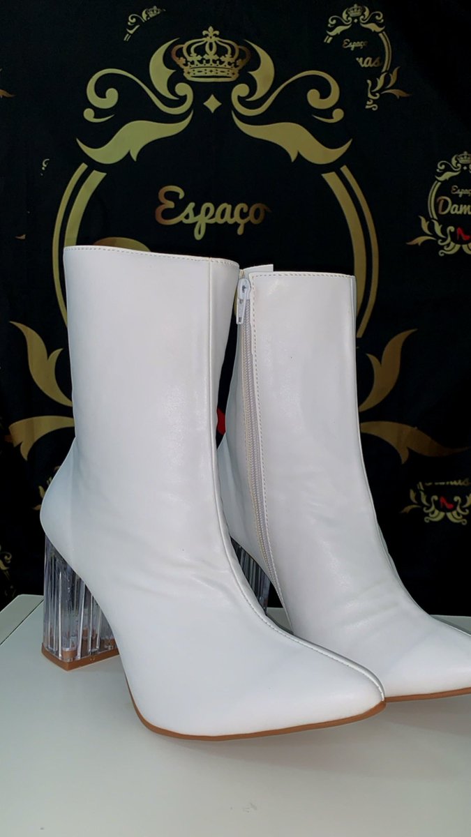 espaco_damas's tweet photo. Bota com o salto de cristal🔮 https://t.co/FUTFn6wJnS