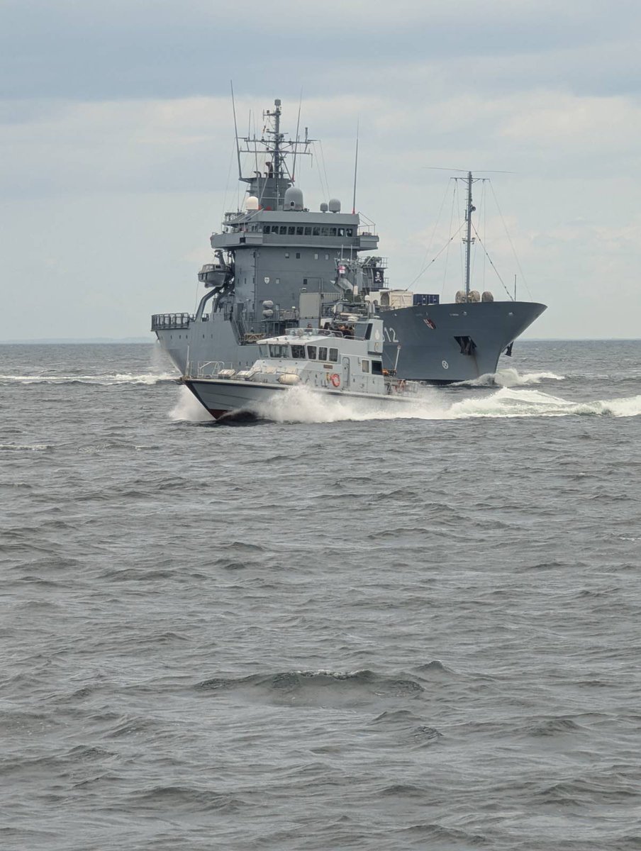 HMS_Smiter's tweet image. Nice to see A512 again today after our SURFEX during #BALTOPS25 👋 Hopefully we get a chance to get the Ship's Companies together during #KielerWoche. @RoyalNavy @deutschemarine #NATOFirst #SmallShipsBigImpact