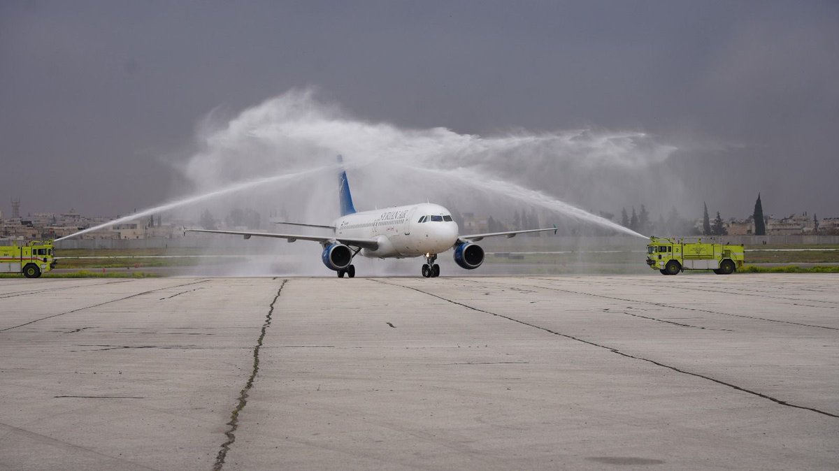 فجر الغد، سنكون على موعد مع لحظات غالية وعزيزة

استقبال أولى رحلات الحجاج العائدين إلى حلب مباشرة عبر مطار حلب الدولي.
عودة مباركة ننتظرها بكل فخر واهتمام، ونعمل جاهدين لتأمين كل ما يلزم لضمان استقبال يليق بهم وبمدينتنا.

مطار حلب يتقدّم خطوة جديدة إلى الأمان… وأبوابه مفتوحة