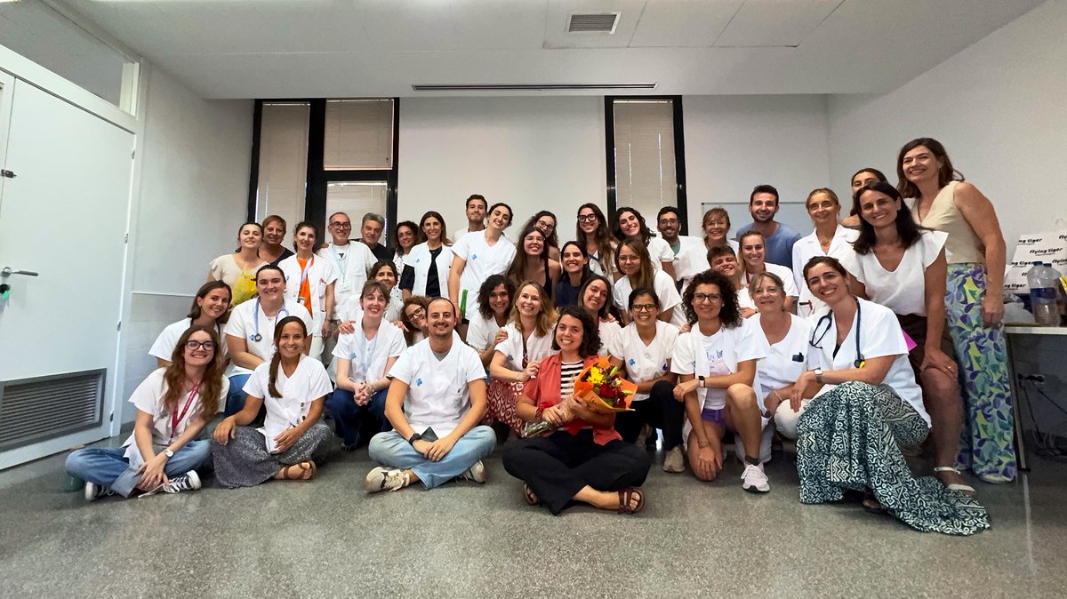 Avui ens acomiadem de la Paula, la Nerea, la Clàudia i l'Oriol, que acaben la seva residència al nostre centre. Han sigut quatre anys on us integrat perfectament a la família 'Sant Ildefons'. Molta sort en aquesta nova etapa que ara comença, sou grans metges i millors persones!