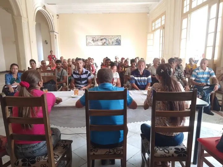 Preparan actividades para el verano 2025
#Manzanillo. La relevancia de los promotores culturales por hacer de las comunidades espacios atractivos para los niños y jóvenes, para toda familia en el verano 2025 la resaltó, hace unos minutos aquí, Yordan Roberto León Rodríguez.