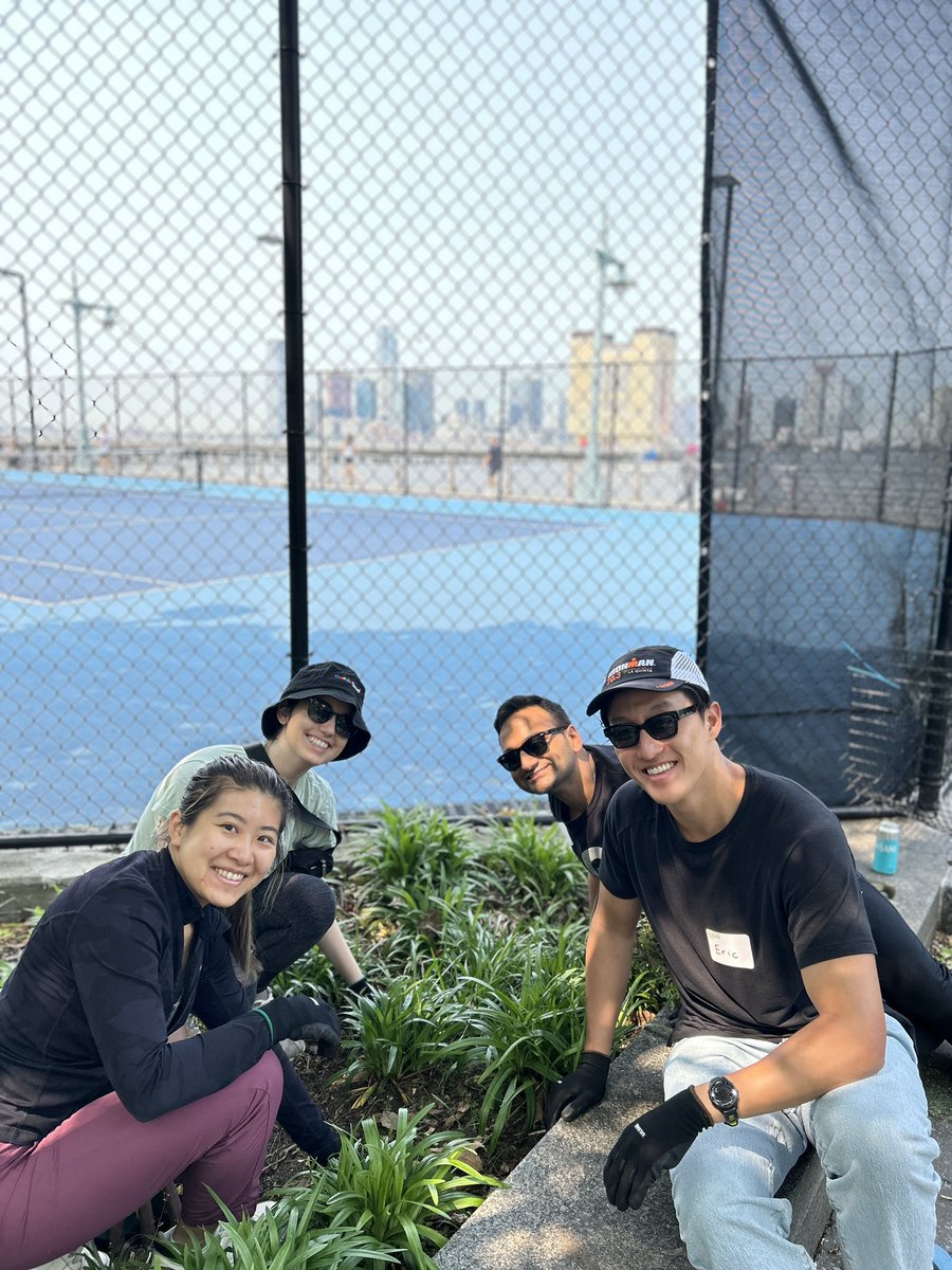 If you’ve noticed the green space around Pier 40 looking especially lush this June, you can thank our amazing volunteers from <a href="/Google/">Google</a>! Two teams of Google volunteers joined us this month, helping maintain and beautify Park gardens across from their St. John’s Terminal offices.