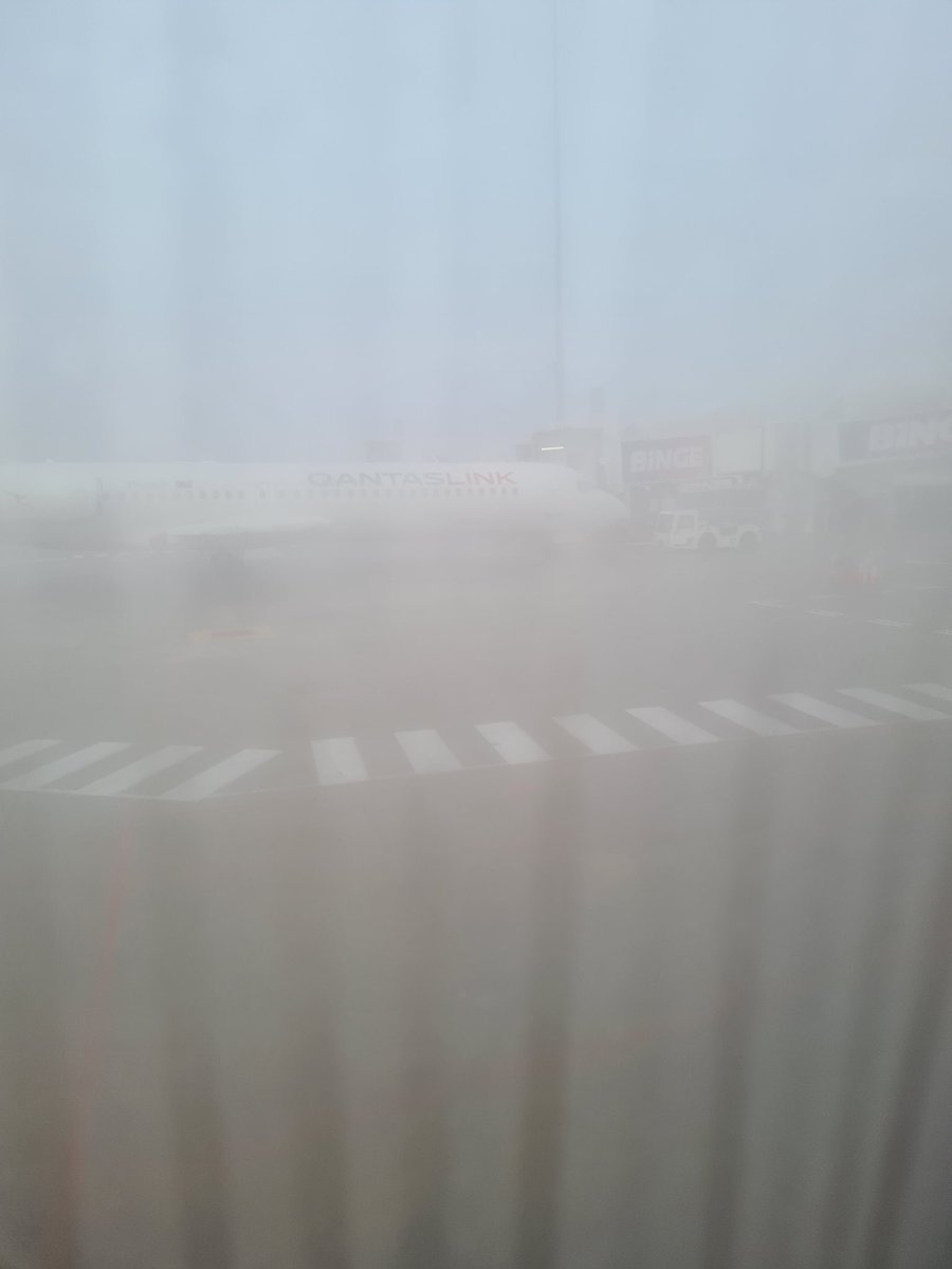 <a href="/WestWXWatchers/">West WX Watchers 🌧️⛈️🌞⚡</a> Just landed at Perth airport.  Got about 8m of visibility here