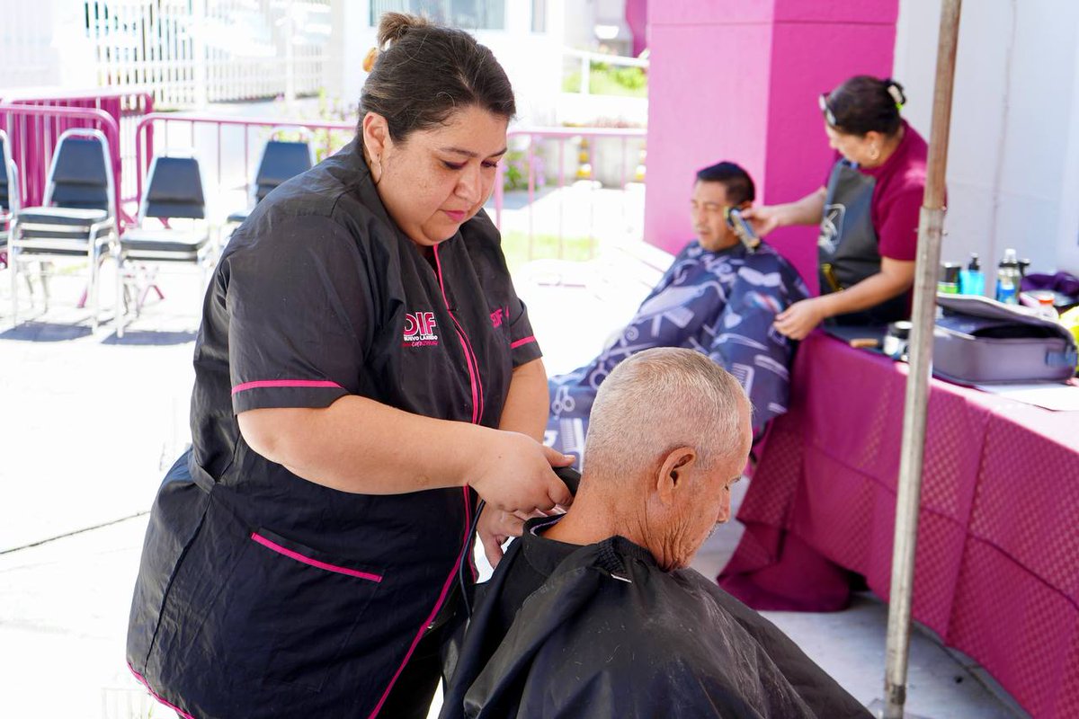 🔴 RECONOCE DIF NUEVO LAREDO A PADRES CON BRIGADA MÉDICA “PAPÁ SALUDABLE”

#NuevoLaredo | En un acto de reconocimiento al esfuerzo, dedicación y amor de los padres de familia, el Sistema para el Desarrollo Integral de la Familia (DIF) Nuevo Laredo llevó a cabo la brigada médica