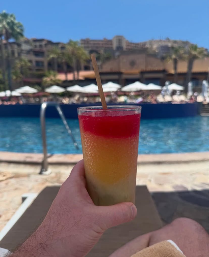 🔊This is the attitude of a warm Wednesday in June in paradise... Pueblo BonitoSunsetBeach #Cabo #Mexico
Fuente:☑️
<a href="/pbmembers/">PuebloBonito Members</a>