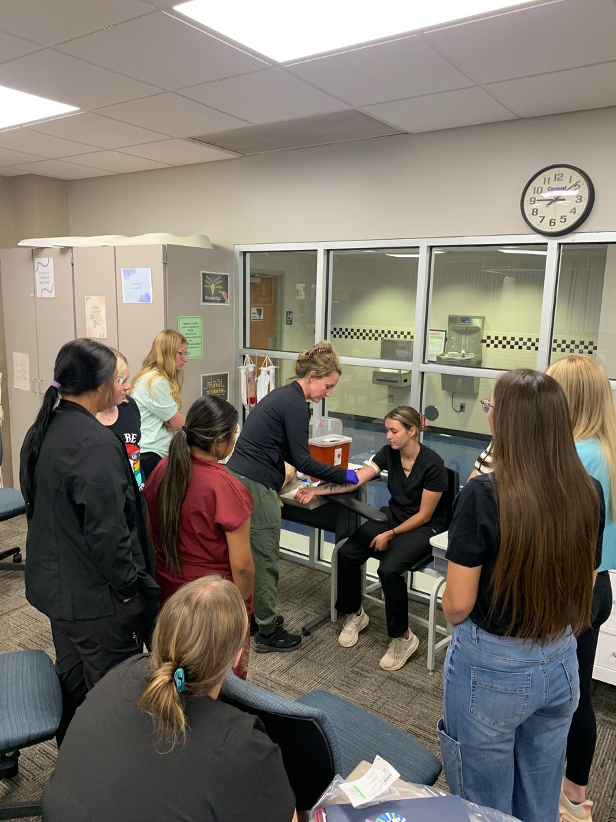 CentralTechEdu's tweet photo. Day one of Phlebotomy class and students are geared up and ready to go! https://t.co/rXesHnOony