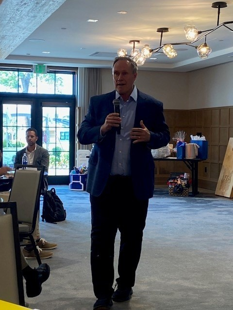 USSA_Utah's tweet photo. THANK YOU, Stephen M.R. Covey, for presenting Trust and Inspire to Utah's superintendents. Your message resonated with everyone in the room. Superintendents were about to learn more about Trust & Inspire and learn more about each other. #USSA #LeadingForImpact https://t.co/462bKlqC5V