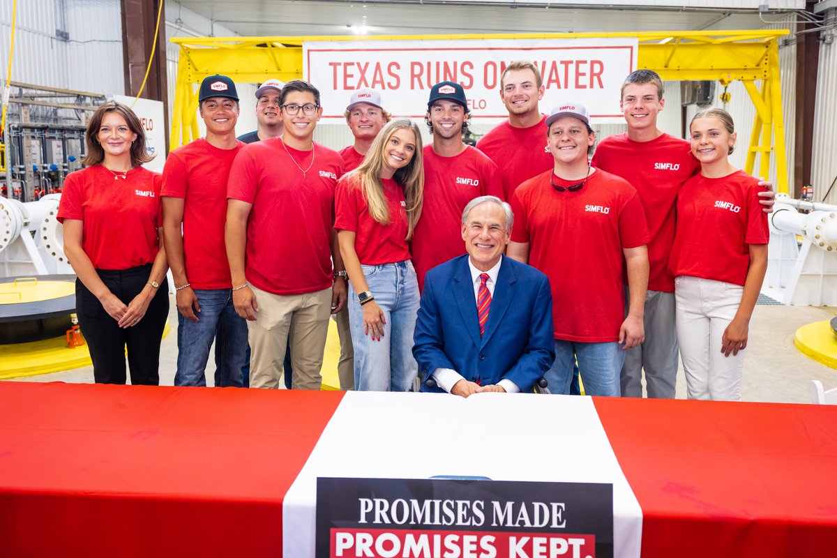 GovAbbottPress's tweet image. Today in Lubbock, Governor @GregAbbott_TX signed into law the largest generational water investment in Texas history.

This $20 BILLION investment will secure the future of water in Texas for generations to come.

More on the bill signing ceremony: bit.ly/3HLtWyB