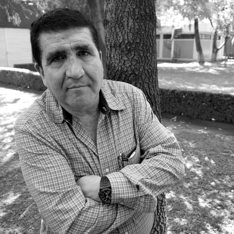 🚨 Jose Xavier Návar  :
Porque José Xavier Návar, ícono del periodismo cultural mexicano, nos dejó a los 70. 
🙏
Su pluma en El Universal dio voz al rock, cine y lucha libre con humor y pasión. Influyó generaciones y manejó bandas como Chac Mool. ¡Gracias, maestro! 
👏
#RT