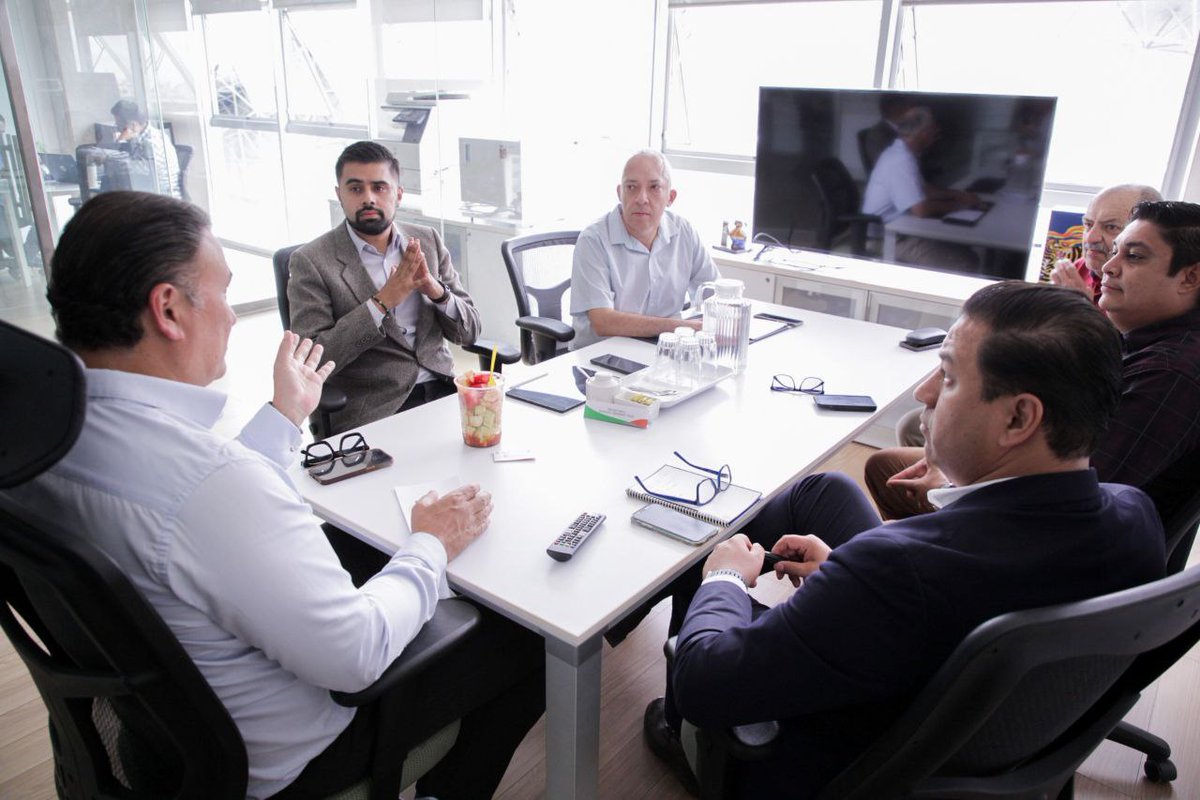 ¡Qué gusto platicar con personas tan comprometidas como los miembros del <a href="/CIMEJ_Colegio/">Colegio de Ingenieros Mecánicos y Electricistas</a>!

Hoy compartimos una conversación abierta sobre el futuro energético de #Jalisco, los desafíos que enfrentamos y —sobre todo— las enormes áreas de oportunidad que vienen para la ingeniería