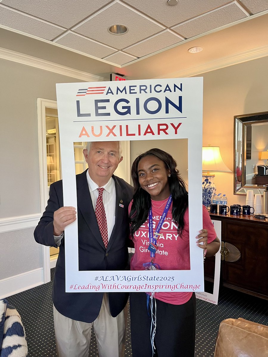 I was glad to be back at Virginia Girls State this morning at Longwood University! More than 300 rising seniors from all across Virginia were in attendance. It’s been a busy week, but it’s always a wonderful time with these future leaders! 🇺🇸