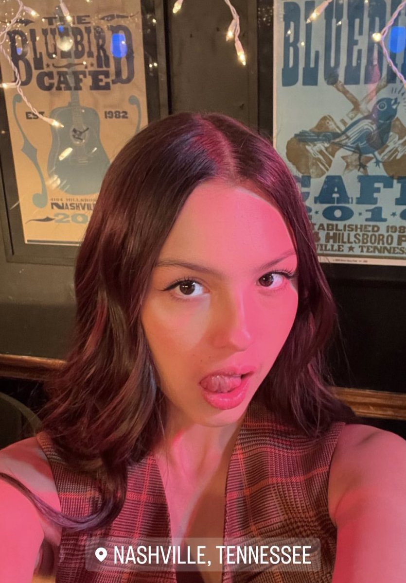 statsrodrigo's tweet image. “SOUR” (11 tracks, 2021) was the most streamed album by a BlueBird Cafe performer on Spotify yesterday, surpassing “The Tortured Poets Department: The Anthology” (31 tracks, 2024).