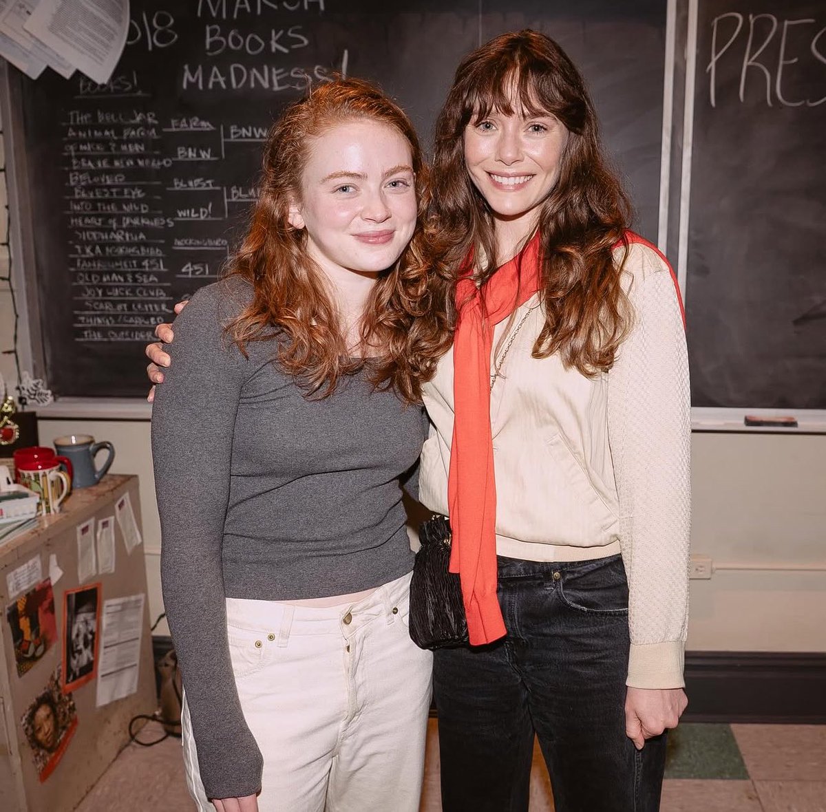 MarvelBRNews's tweet photo. Mary Jane (?) e Wanda Maximoff juntas! https://t.co/Tb66hthybl