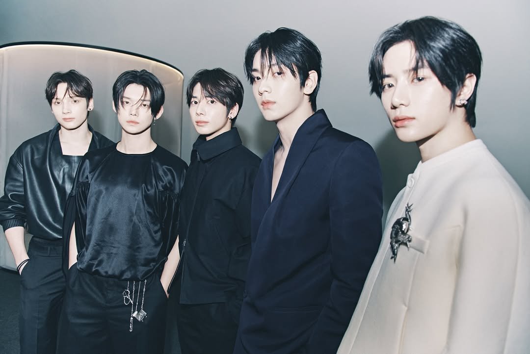 BEOMGYU, SOOBIN, TAEHYUN &amp; YEONJUN They will be in the “Dior Homme 2025” at Paris Fashion Week on June 27th.

— HUENINGKAI will be at Bazaar's Gala in China on June 28th.

#TOMORROW_X_TOGETHER 
#TXT #투모로우바이투게더