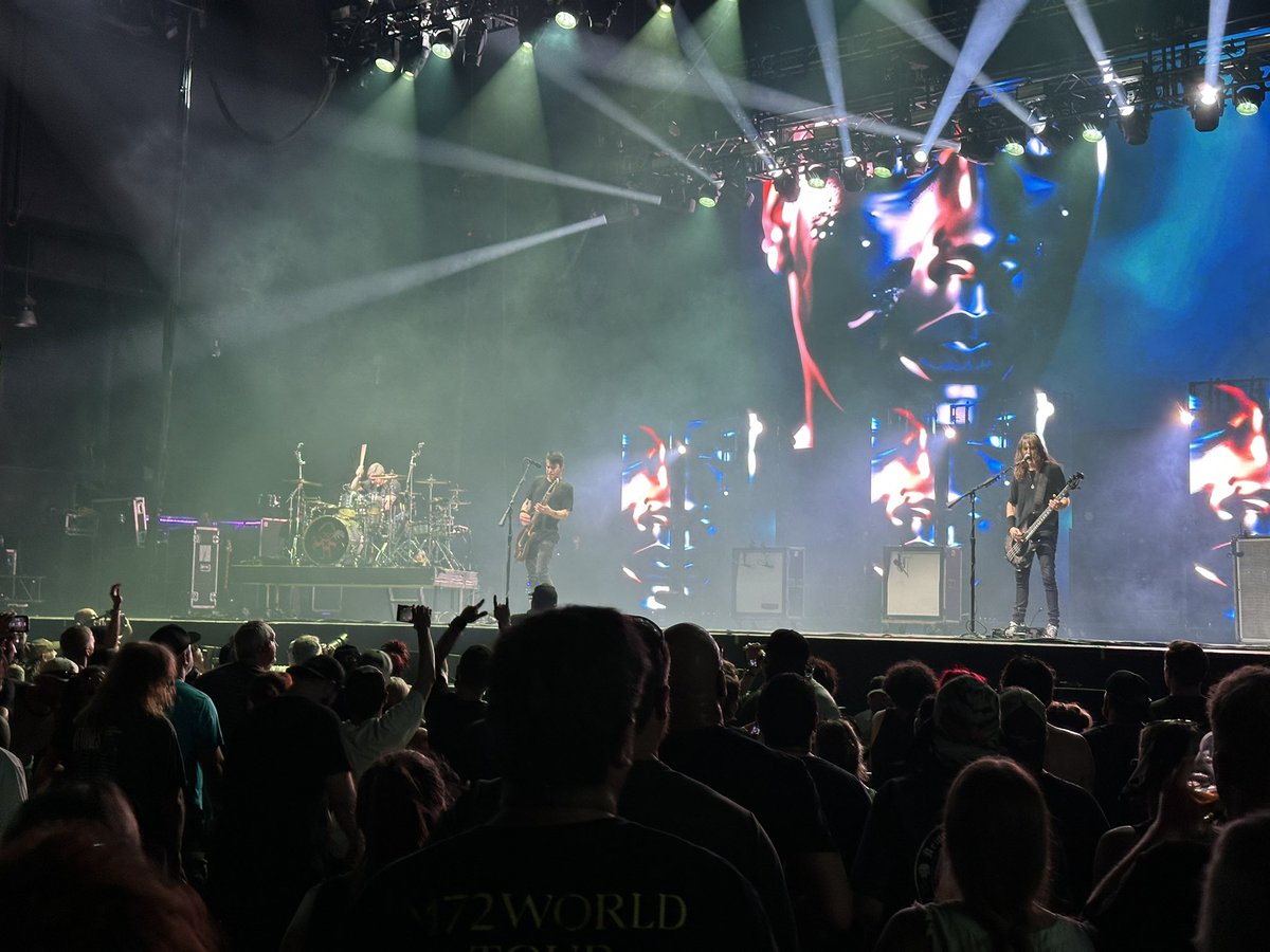 randomrockshows's tweet photo. May 25, 2025 - @ChevelleInc, @marilynmanson, @POD, @EvansBlueMusic rocking the BFD Dallas crowd at @DosXXPavilion. It was a long day of some killer bands. Anyone else brave the heat for this one? Definitely worth it. https://t.co/5bE5IJLFNt