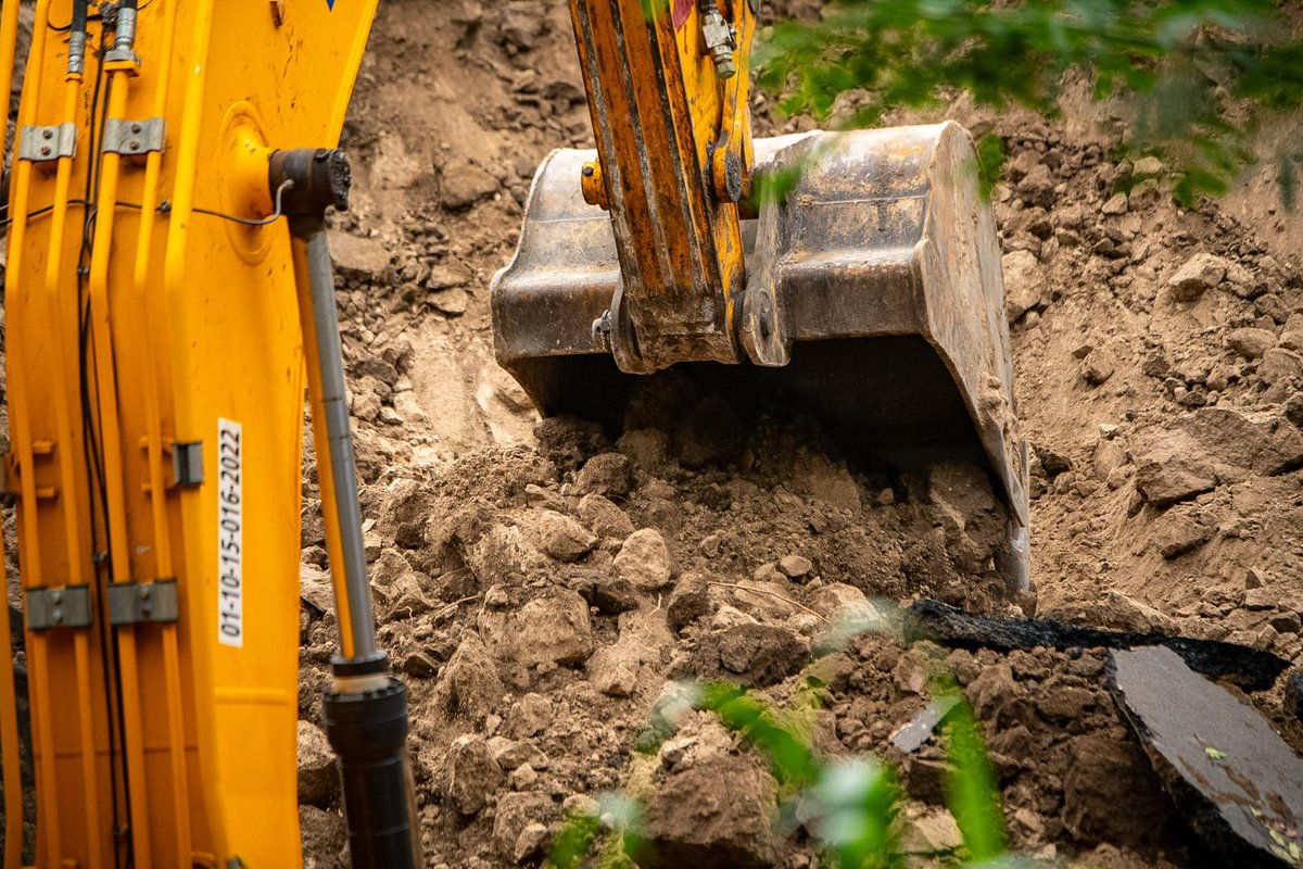 Hoy, en Villa Lourdes realizamos dos actividades:

1. Trabajos de remoción de escombros y protección de la zona.

2. Estudios de suelo para el diseño de ingeniería del nuevo puente en la zona.