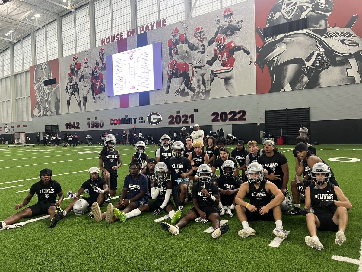 VanSpence10's tweet image. Productive day @UGAAthletics @GeorgiaFootball for our Raiders. @AthleticsEP @EPHSRecruiting @EPHS_RaidersFB #CLIMB25