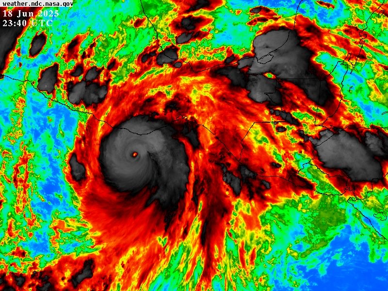 #ÚltimaHora - oficialmente #Erick ya es un #Huracán de categoría 3 al sur de #Oaxaca con vientos máximos sostenidos de 195 km/h.

⚠️Aún podrá intensificarse más previo a su ingreso al suroeste de la entidad.

🚨Alerta máxima para los estados de Oaxaca y #Guerrero por vientos