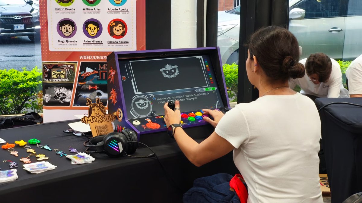 MixIt34580481's tweet photo. "Seriously, better than 99% of the swag we saw at GDC this year" https://t.co/KpLIhWnNP5